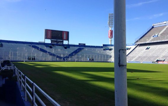 Vélez inauguró pantalla Led