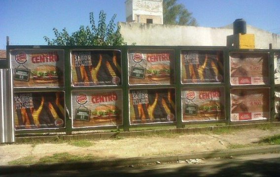 Presentación de hamburguesa y nuevo local