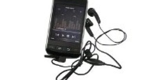 El celular se transforma en el medio ideal para escuchar la radio
