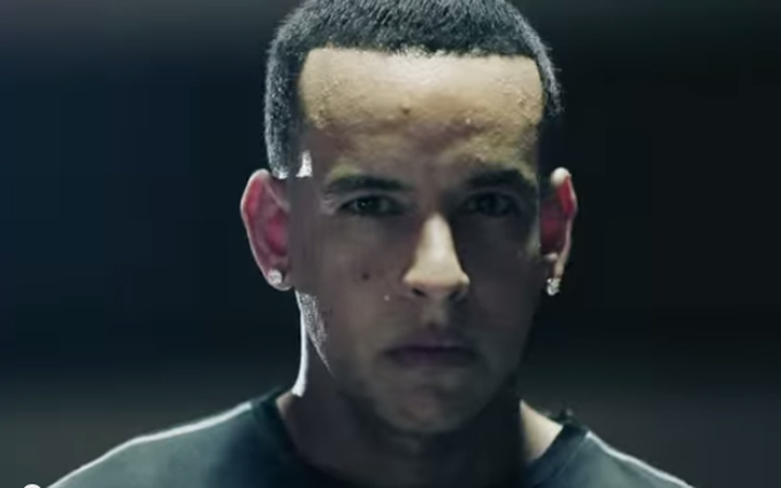  BPN despliega la campaña de AJE “Atrévete con Cifrut y conoce a Daddy Yankee”