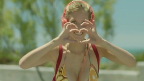 Claro estrena su campaña “Amores de Verano”