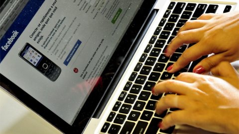 “Stalkear” en Internet: el 70% lo utiliza como su única medida de seguridad online