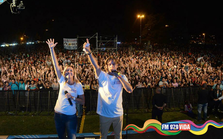 FM Vida cerró la temporada con recital de La Bersuit Vergarabat