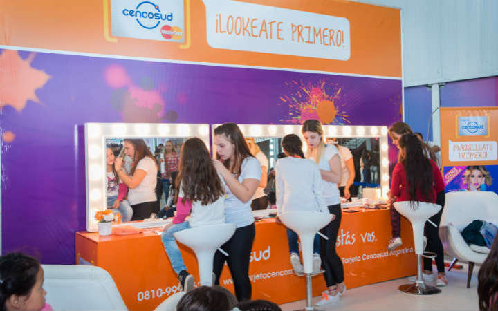 Activación de Cencosud en Violetta