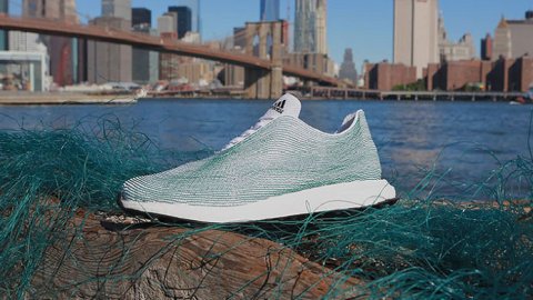 Innovación: Adidas crea zapatillas realizadas con materiales de pesca ilegales