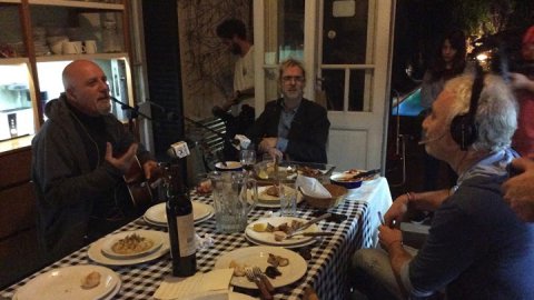 Gustavo Cordera y Mex Urtizberea compartieron un asado con Andy Kusnetzoff