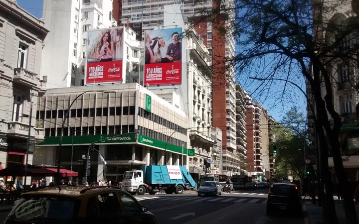 Masa Ideas junto a Coca por los 100 años de su botella