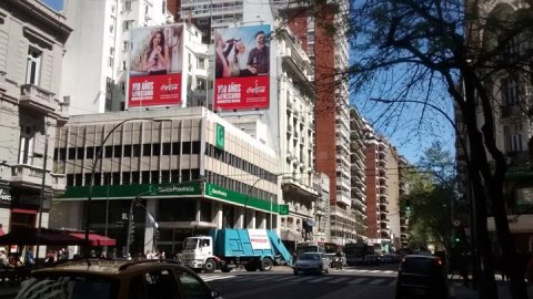 Masa Ideas junto a Coca por los 100 años de su botella