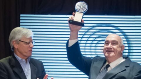 Pelusa Suero fue ovacionado en la entrega de los Golden Brain