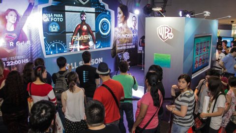 Acción de Warner Channel en Argentina Comic-Con