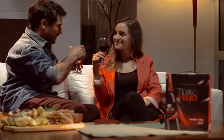 Rombo presenta “máquina expendedora” para Vino Toro