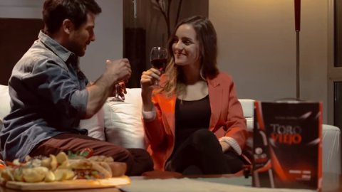 Rombo presenta “máquina expendedora” para Vino Toro