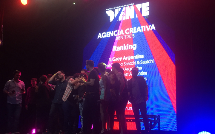El CCA realizó la entrega de los premios Diente 2015