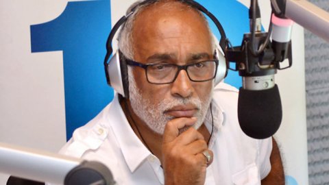 Oscar González Oro renunció a Radio 10