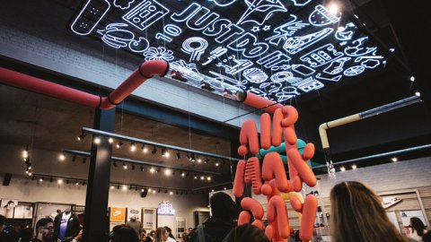 
Nike y R/GA Buenos Aires crearon un "Snkrs Services Truck"
