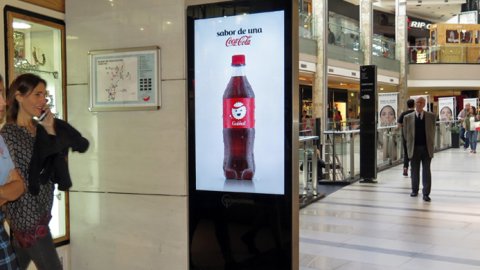 Nueva campaña de Coca Cola en dispositivos de Vía Shopping
