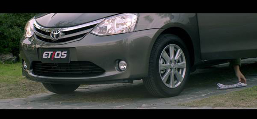 Lo nuevo de Dentsu Argentina para Toyota Etios 2016