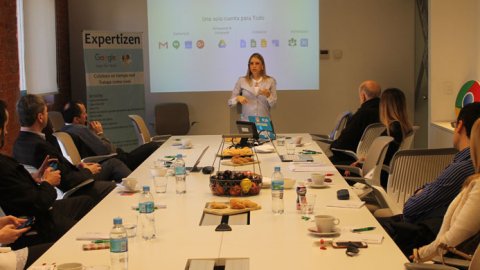 Google apps: desayuno de trabajo y colaboración en simultáneo