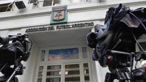 El Gobierno suspendió la licitación del Fútbol para Todos