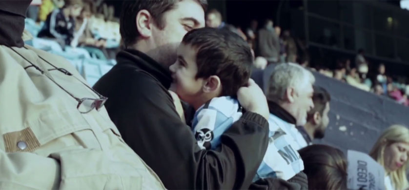 El homenaje de Kepel & Mata y Topper para los padres hinchas de Racing