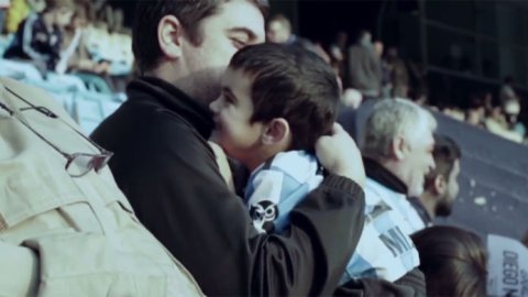 El homenaje de Kepel & Mata y Topper para los padres hinchas de Racing