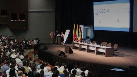 Grupo Girola, la UCA y Paralelo Cero organizaron una Cumbre sobre Política