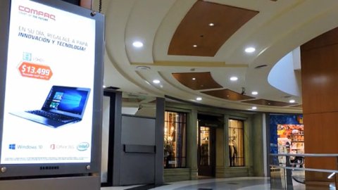 Devoto con pantallas leds de Resting Car