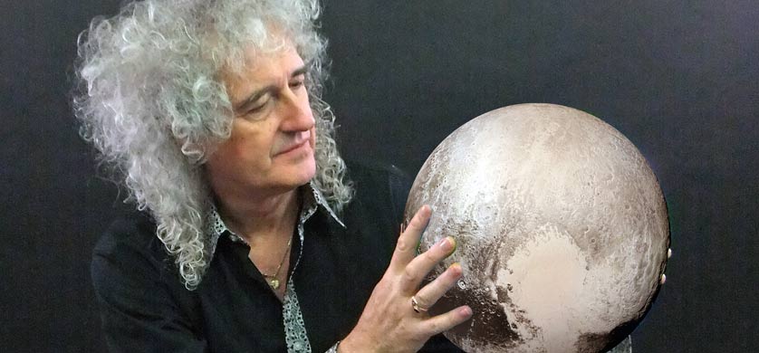 Brian May alerta sobre el peligro de los asteroides en Discovery