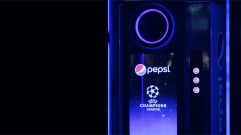 Pepsi presentó la primera vending machine que funciona con goles