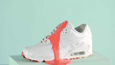 Artistas crean piezas para promover zapatillas Nike