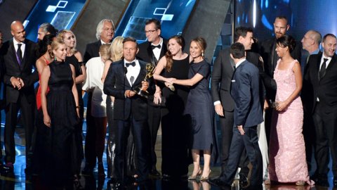 Warner transmite la entrega de los premios Emmy