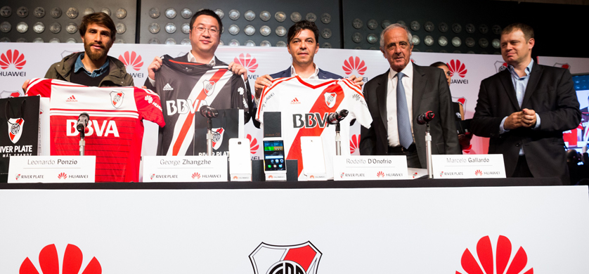 River Plate presentó a Huawei como su nuevo sponsor oficial