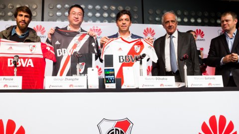 River Plate presentó a Huawei como su nuevo sponsor oficial