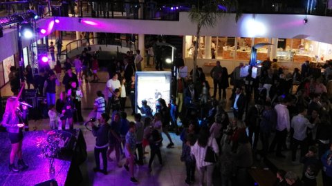 Resting Car se unió a los festejos de Euskal Herria Plaza