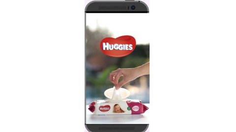 Room23 creó un spot en formato vertical para Huggies