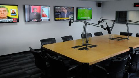 Editorial Perfil pidió por la licencia de Radio América