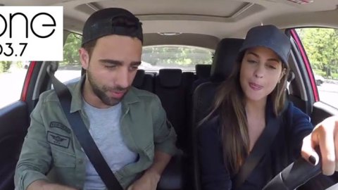 Radio One: Agustina le enseña a conducir a Diego en el Ford Fiesta
