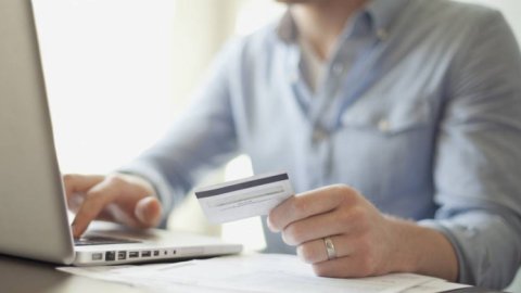 Tendencia: los hombres compran más ropa por Internet que las mujeres