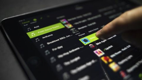 
Cuatro de cada diez argentinos consumen cultura por Internet
