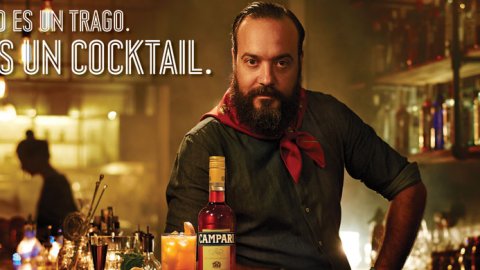 Campari relanzó su campaña publicitaria #EsUnCocktail