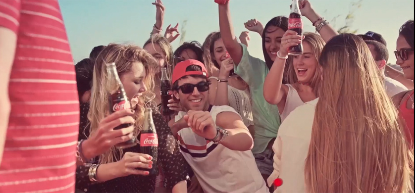 Coca-Cola y Rombai presentan la versión karaoke de “Sentí el sabor”