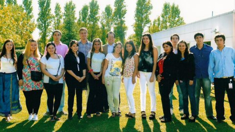 "Abriendo Caminos", primera experiencia profesional para hijos de empleados de Avon