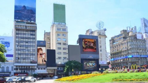 Cautelar a favor de APE por aumento de tarifas de publicidad exterior