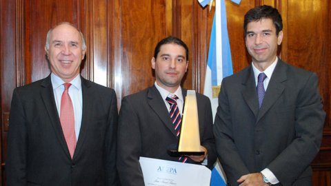 Lorenzetti entregó el premio Adepa-Corte Suprema de Justicia de la Nación al Periodismo Judicial