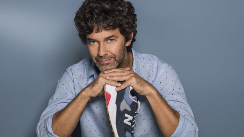 Falabella lanza campaña con Mariano Martínez