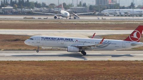 Turkish Airlines ofrecerá el servicio de comunicación ininterrumpida "eXPhone"