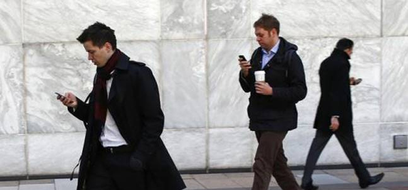 Los desafíos de la publicidad exterior ante una audiencia captada por los celulares