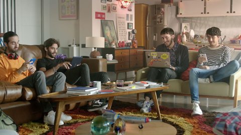 “Exploradores”, la campaña de Don y Fibertel por el Día de Internet