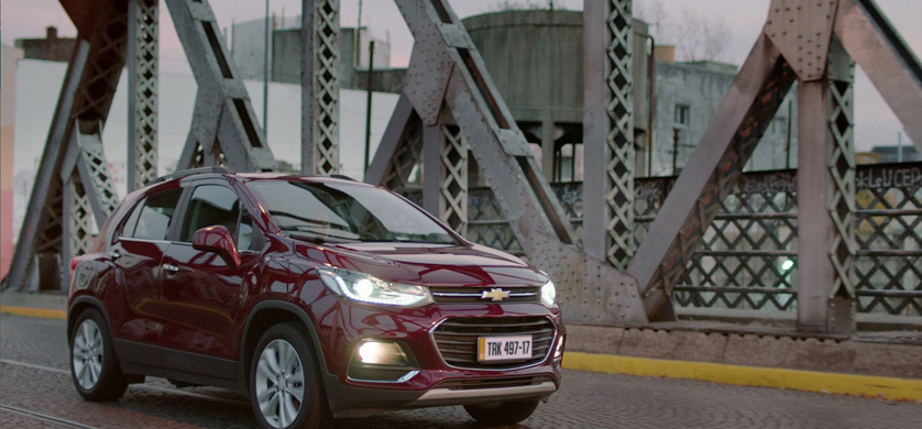 “Basta de vivos” la campaña 100% digital para la Chevrolet Tracker
