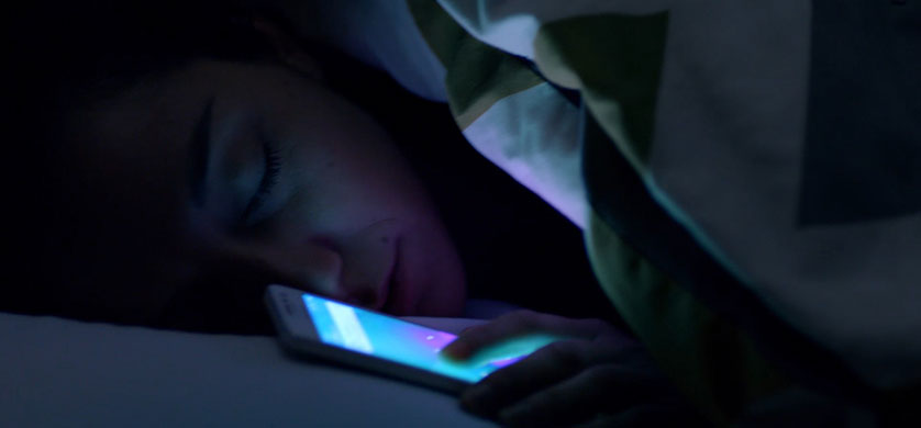 "Elegí cuidarte a vos, como cuidás tu celular", la campaña de Dhélet Y&R y Movistar